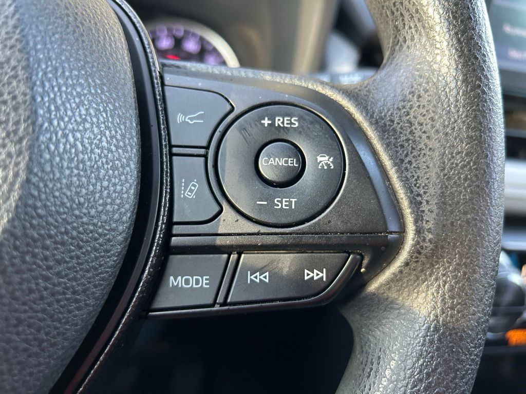Thumbnail: 2021 Toyota RAV4 - 19