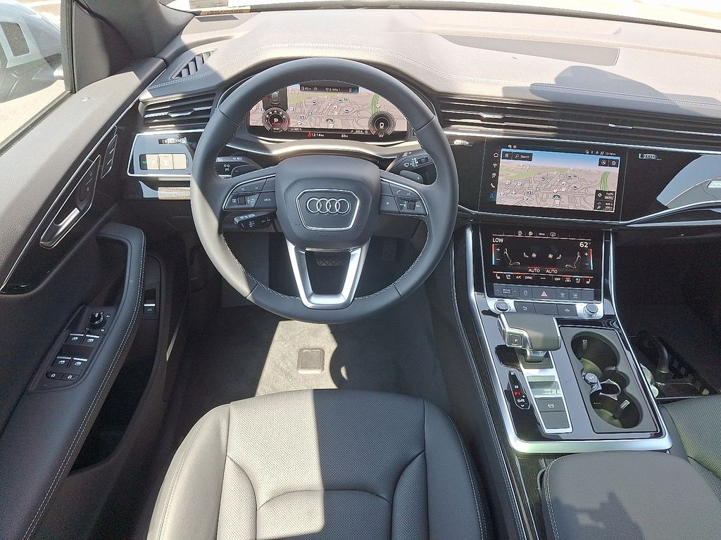 2025 Audi Q8  8