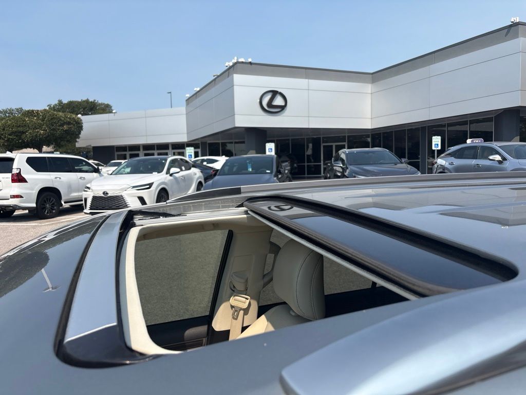 Thumbnail: 2023 Lexus GX - 11