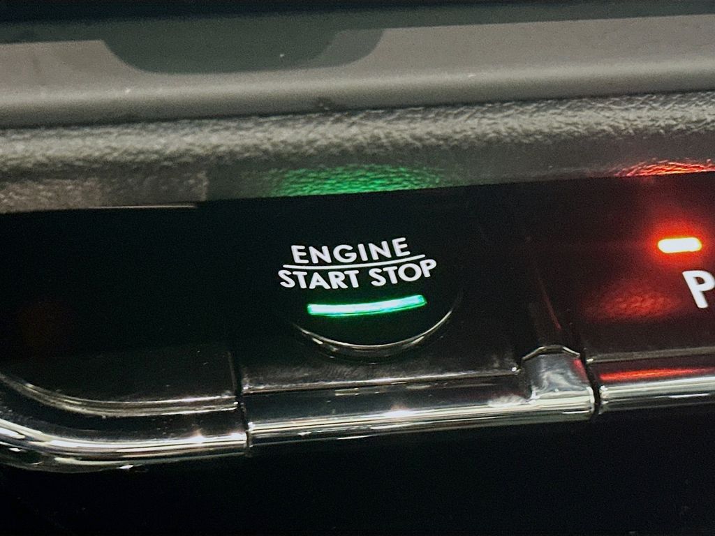 Used 2023 Gray Lincoln Grand Touring image 28