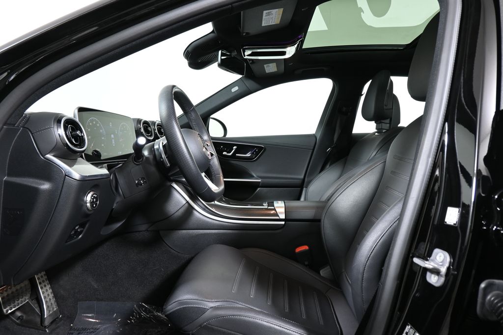 Thumbnail: 2025 Mercedes-Benz C-Class - 3