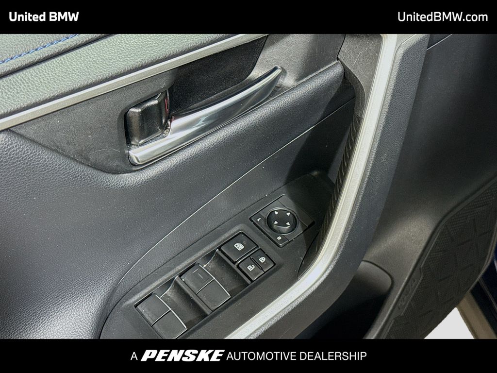 Thumbnail: 2020 Toyota RAV4 - 3