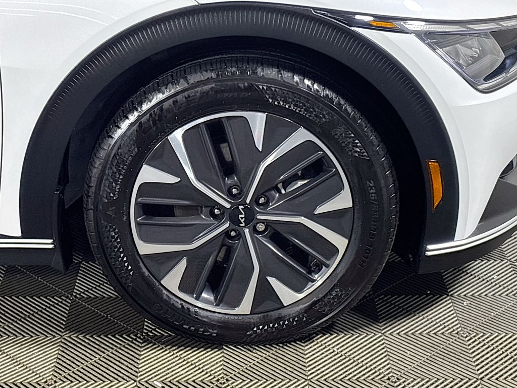 2024 Kia EV6 Light