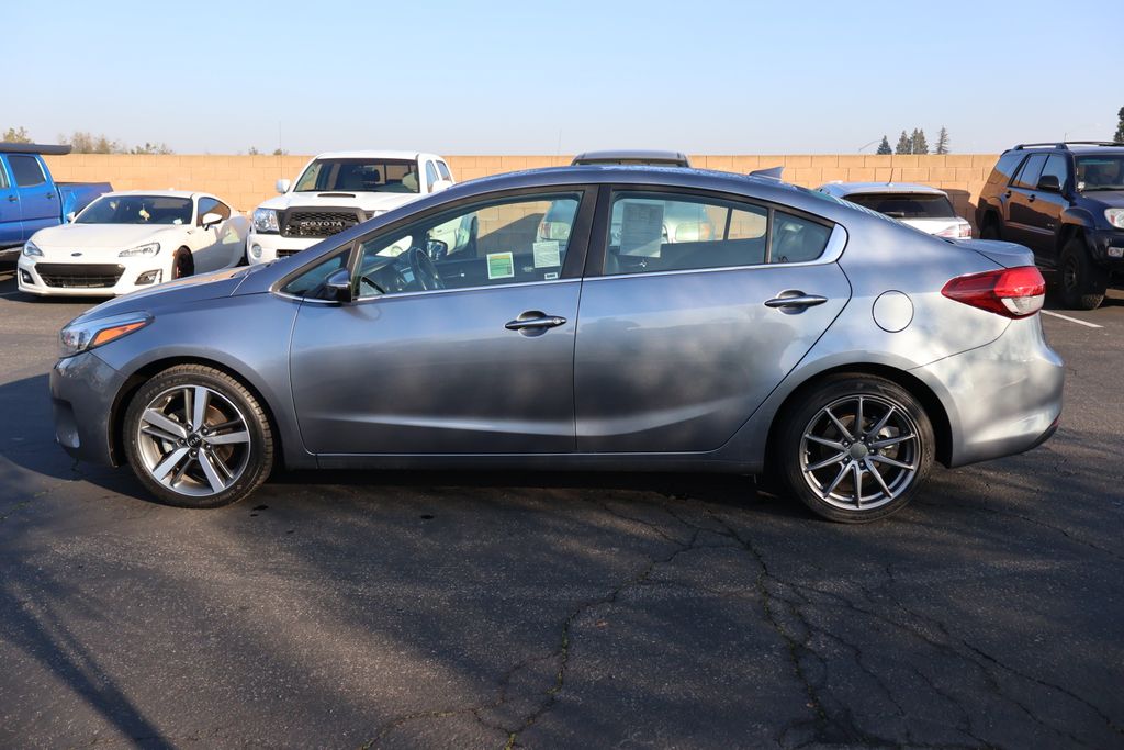 2017 Kia Forte EX 8