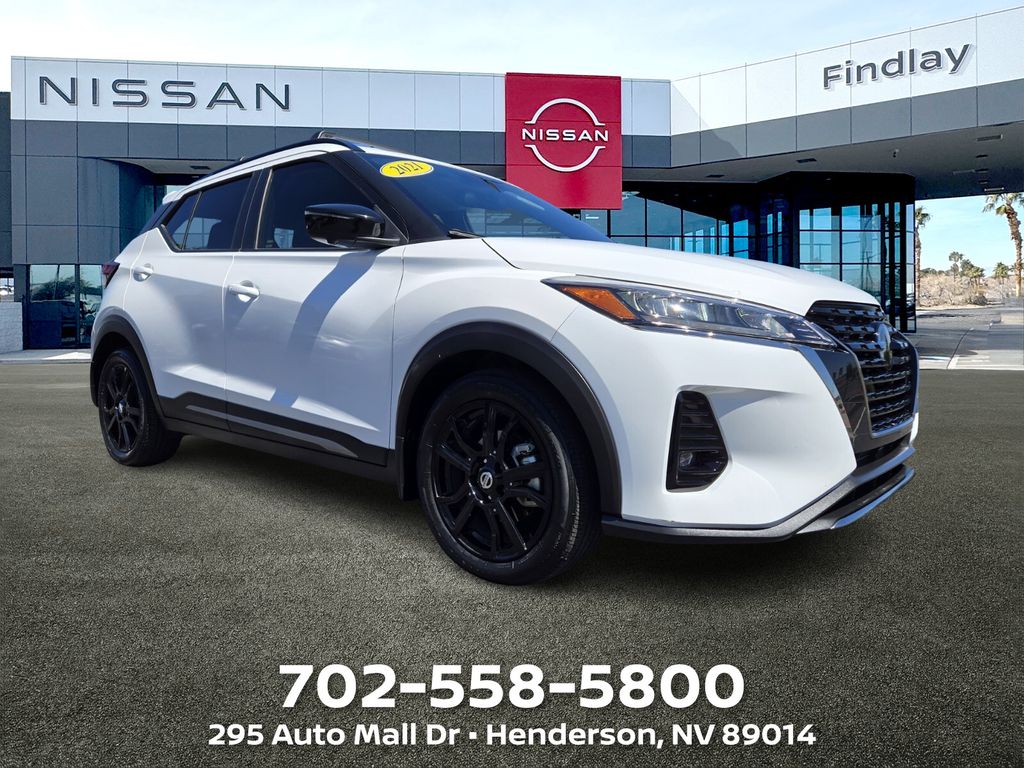 White (Fresh Powder) 2021 Nissan Kicks SR FWD SUV / Crossover Front-Wheel Drive Continuously Variable Transmission