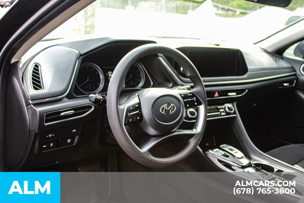 Used 2023 Black Hyundai SEL image 19