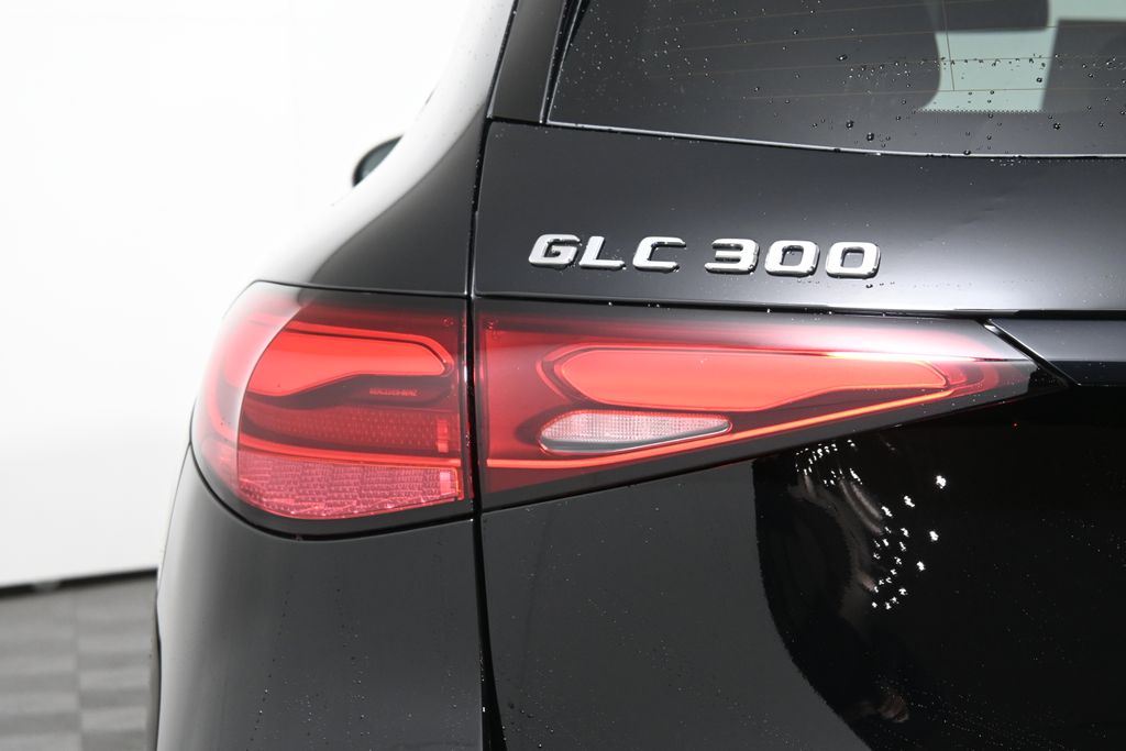 2025 Mercedes-Benz GLC 300 12