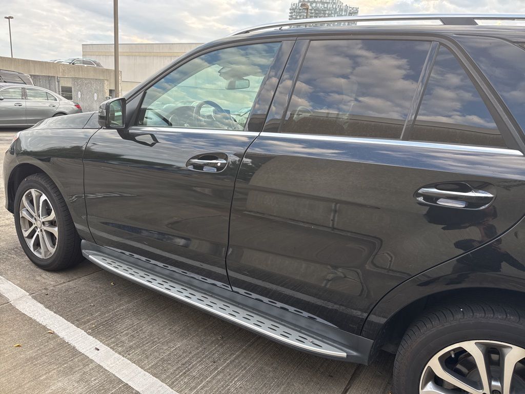 Thumbnail: 2016 Mercedes-Benz GLE - 5