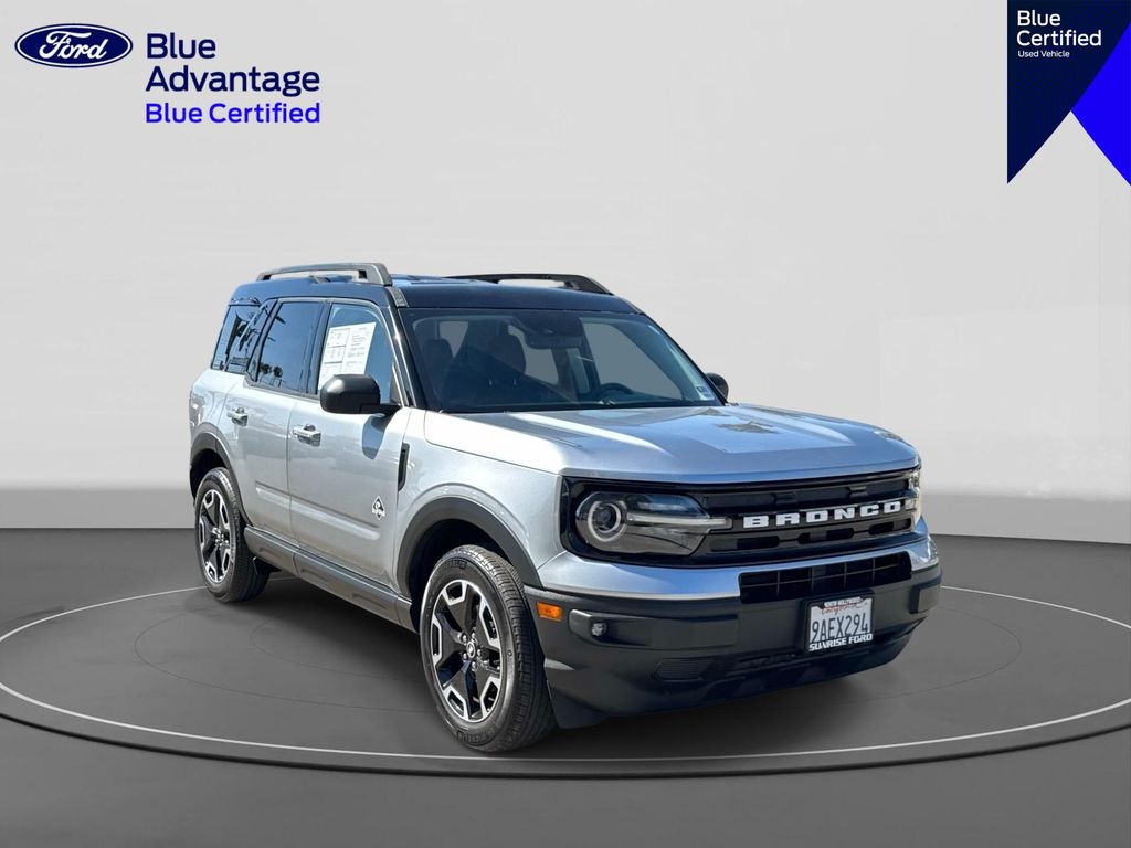 View vehicle photo 4