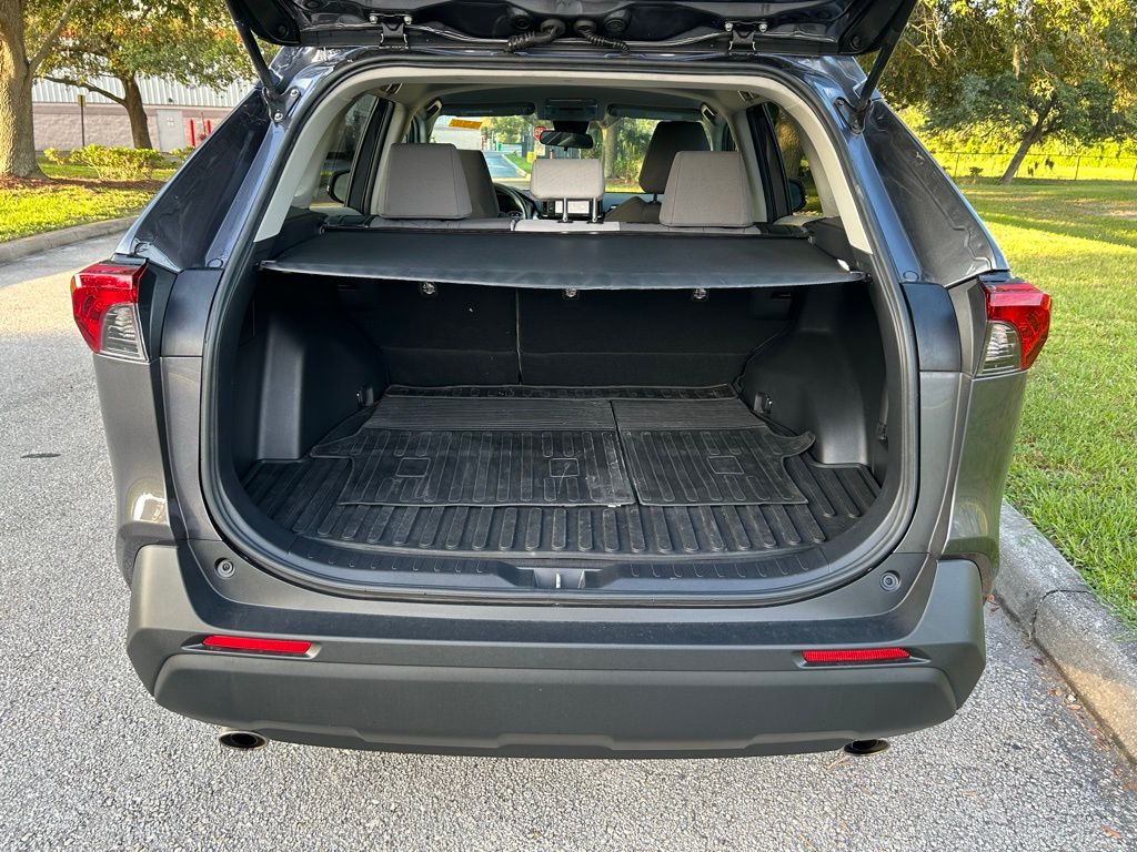 Thumbnail: 2021 Toyota RAV4 - 10