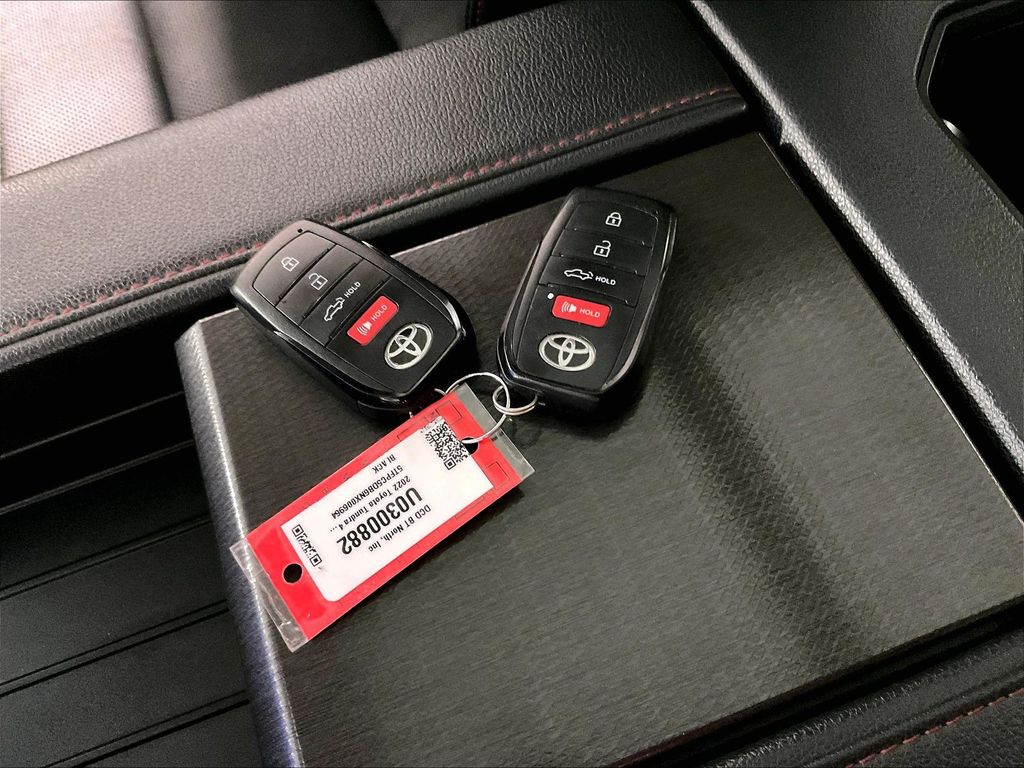2022 Toyota Tundra Hybrid — photo 31