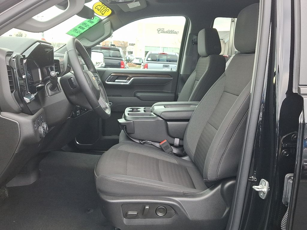 Thumbnail: 2025 Chevrolet Silverado 1500 - 14