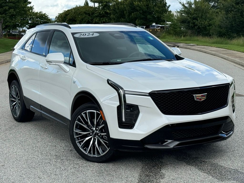 2024 Cadillac XT4 Sport 2