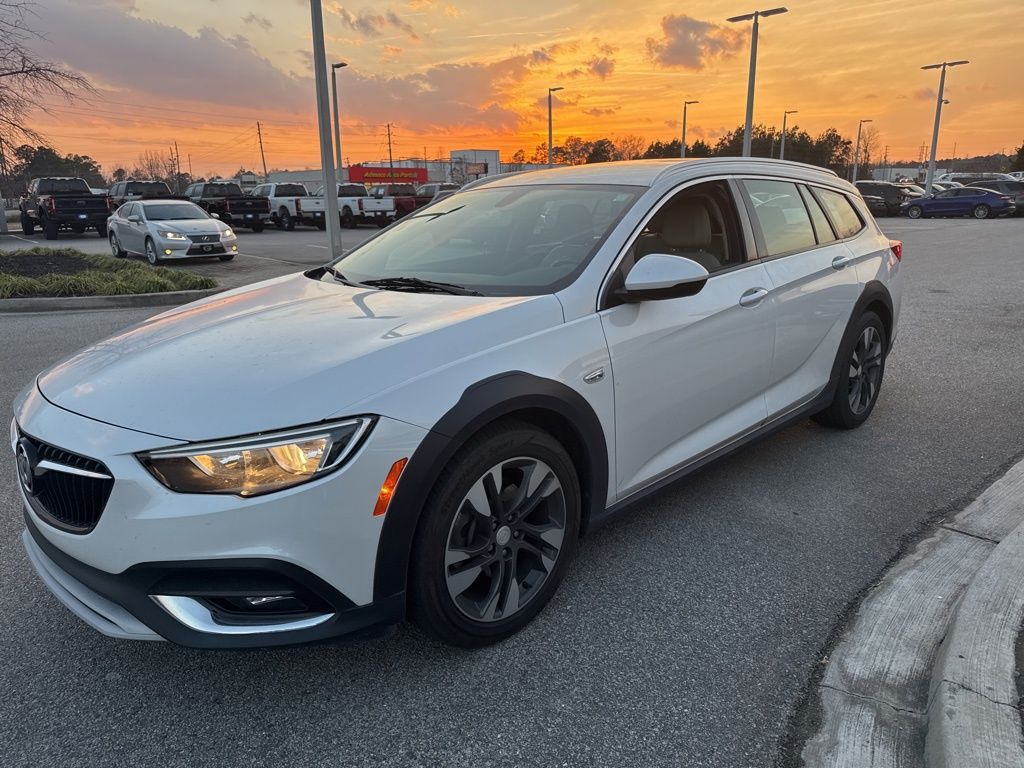 2019 Buick Regal TourX AWD Essence