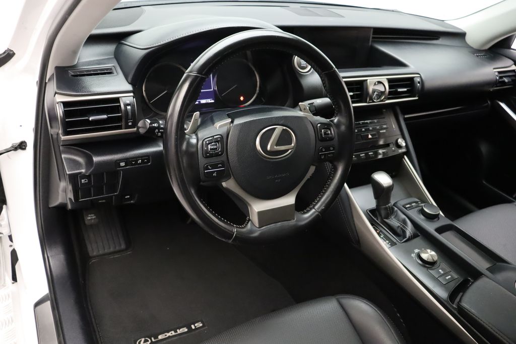 Thumbnail: 2017 Lexus IS - 15