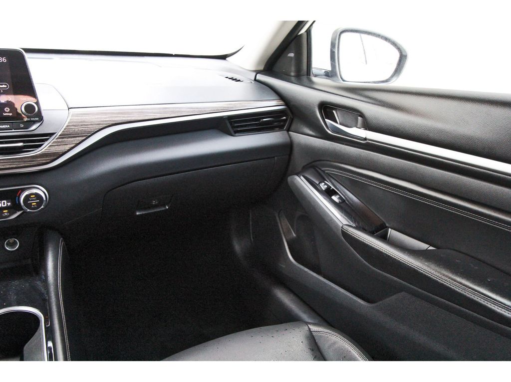 2020 Nissan Altima 2.5 Platinum White at Emmons Autoplex