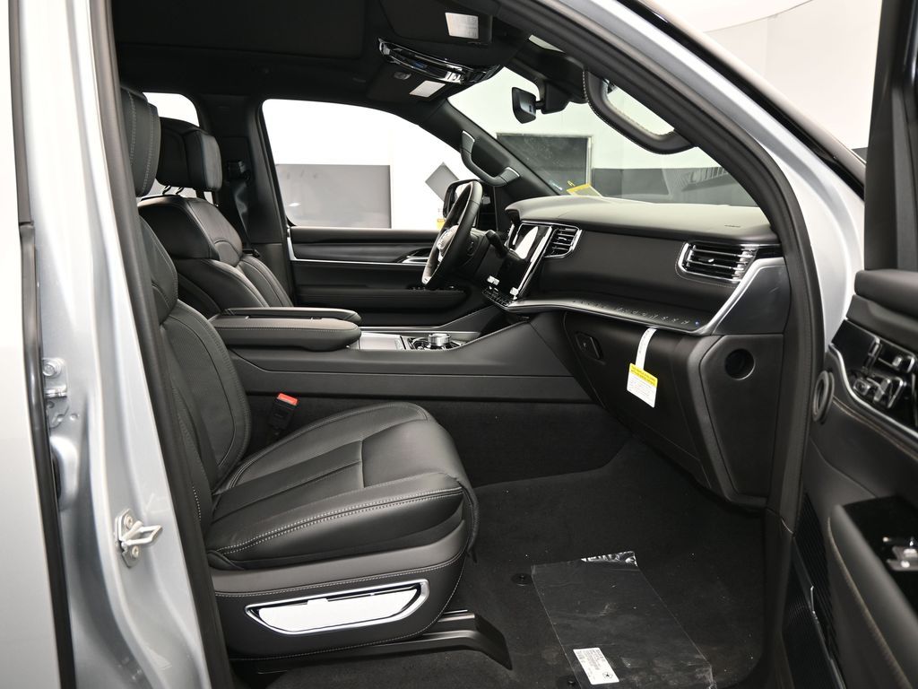 New 2026 Silver Zynith Jeep Summit Obsidian image 47