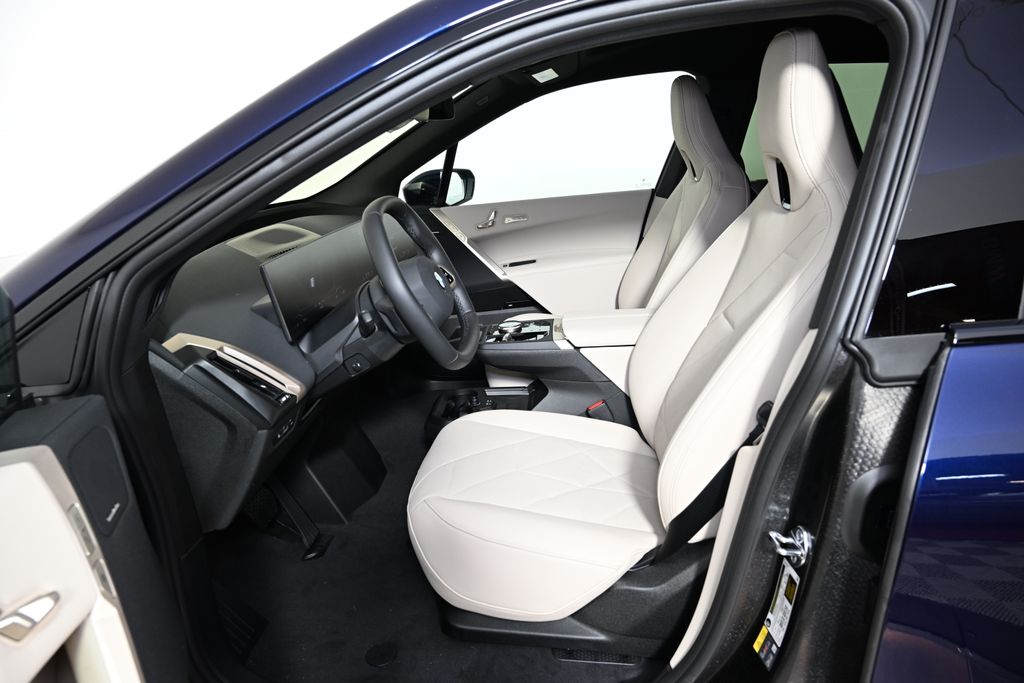 Thumbnail: 2026 BMW iX - 14