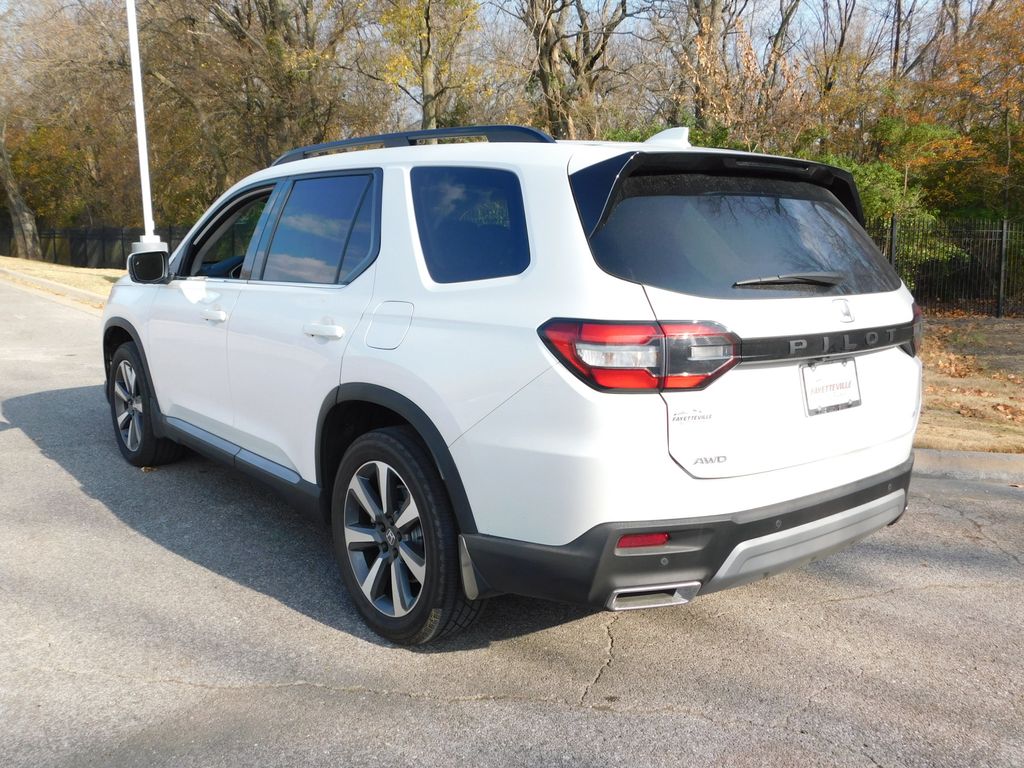 Thumbnail: 2023 Honda Pilot - 3