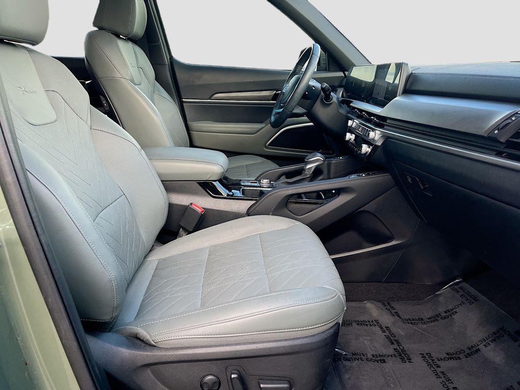 Used 2024 Green Kia EX X-Line image 28