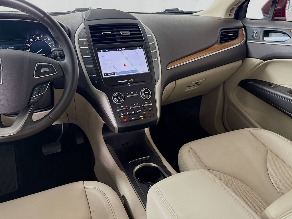 Thumbnail: 2018 Lincoln MKC - 22
