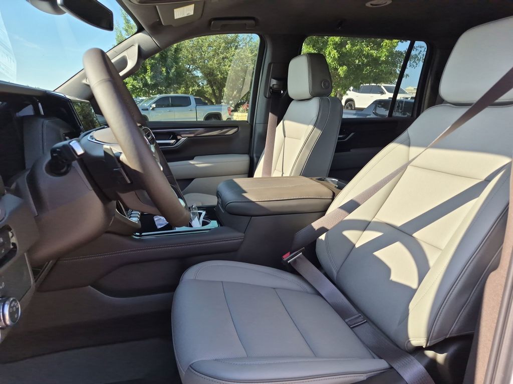 New 2026 White GMC Elevation image 20