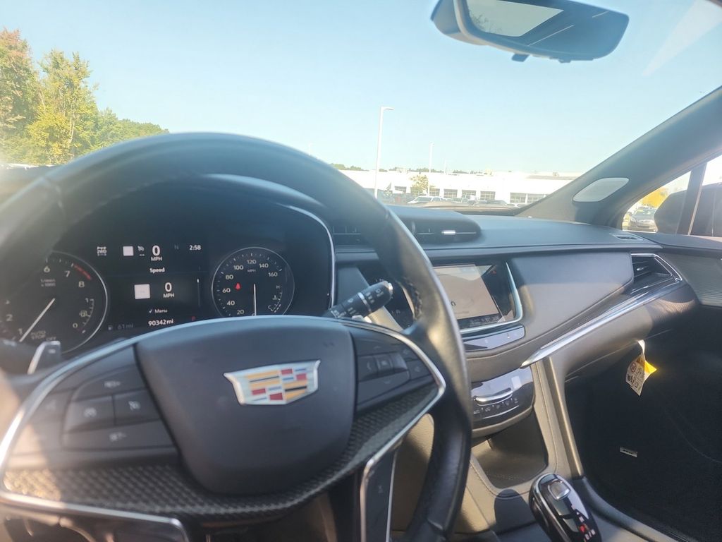 2021 Cadillac XT5 Sport 37