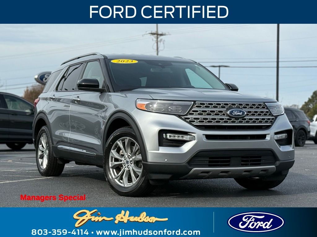 2023 Ford Explorer Limited's photo
