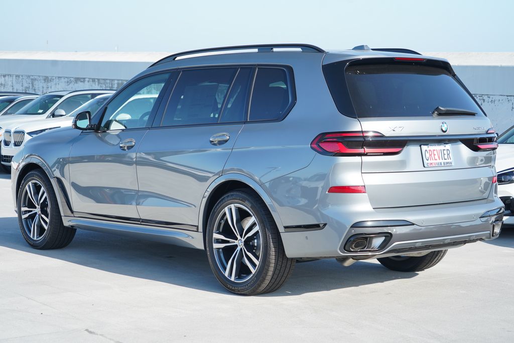 Thumbnail: 2027 BMW X7 - 7