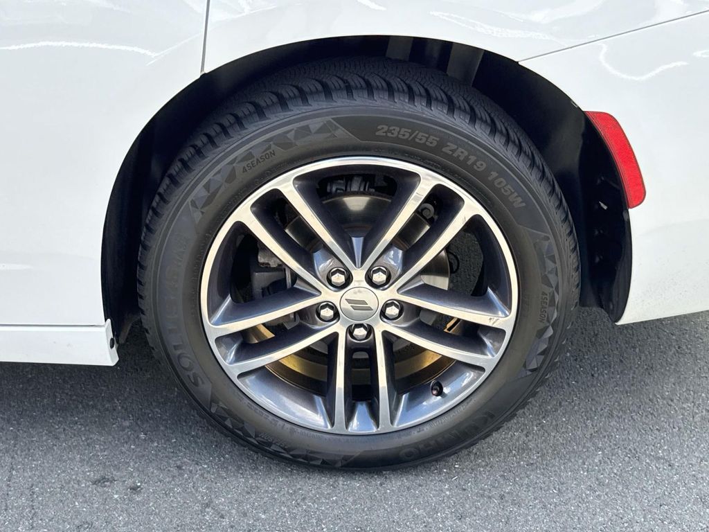 Thumbnail: 2019 Dodge Charger - 15