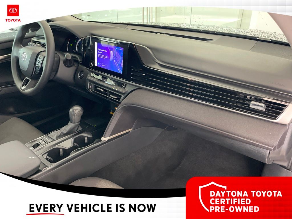2025 Toyota Camry LE - Photo 26
