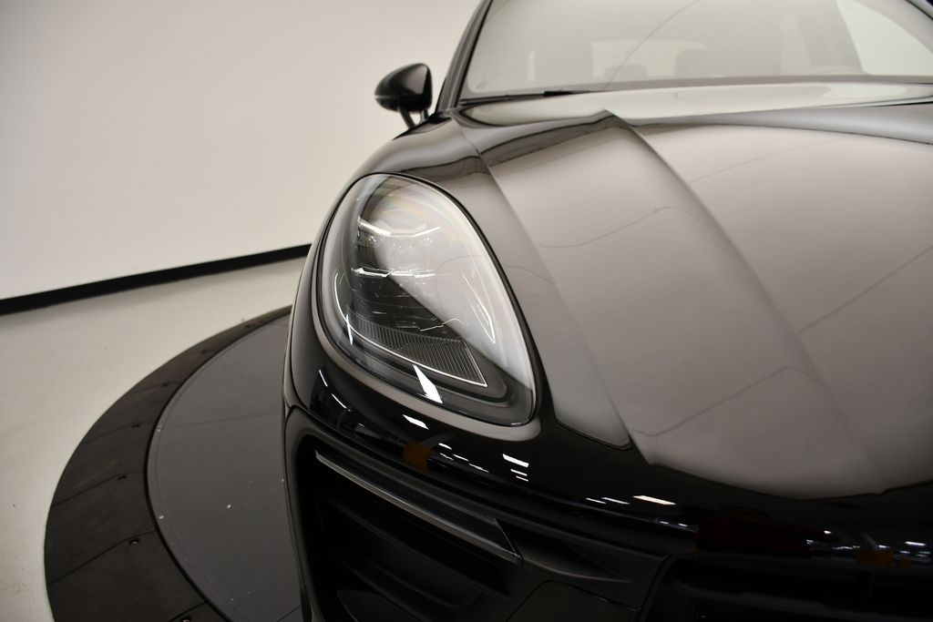Thumbnail: 2025 Porsche Macan - 13