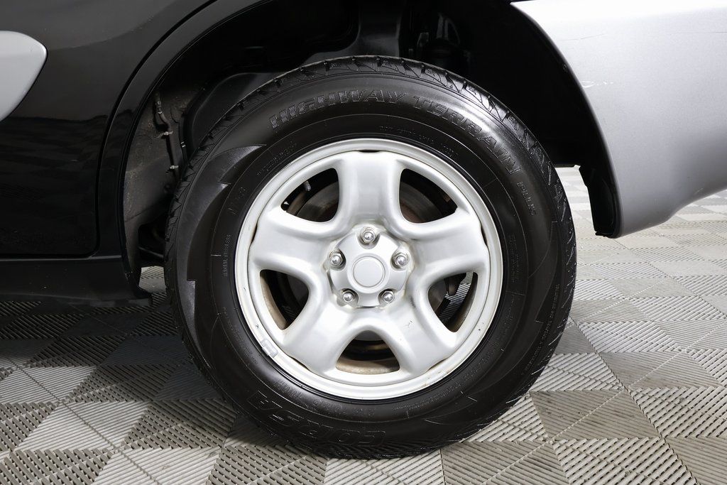 Thumbnail: 2005 Toyota RAV4 - 16