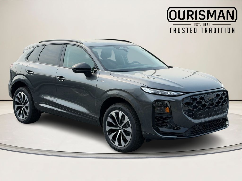 Daytona Gray Pearl Effect 2026 Audi Q3 SUV / Crossover All-Wheel Drive 7-Speed Automatic