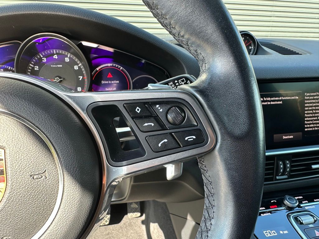 Thumbnail: 2022 Porsche Cayenne - 16