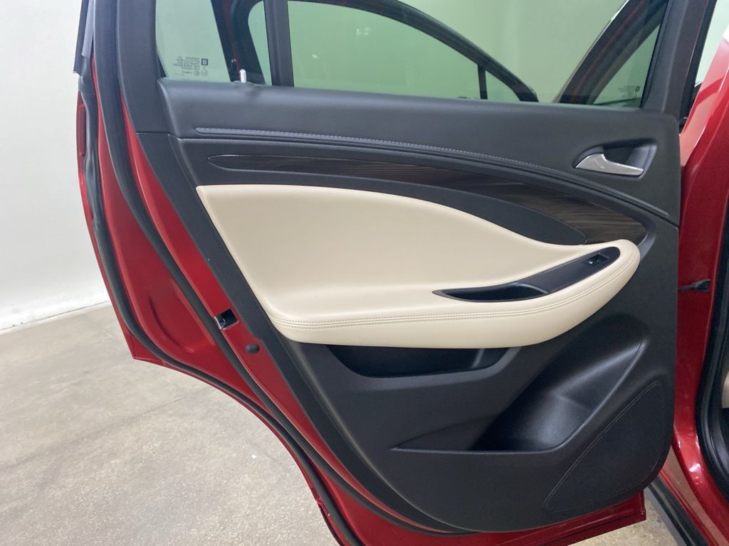 2020 Buick Envision Essence photo