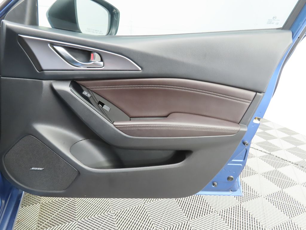 Thumbnail: 2018 Mazda Mazda3 - 25