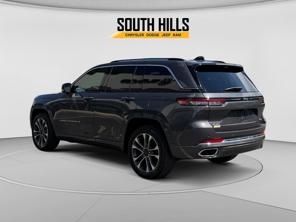 2023 Jeep Grand Cherokee Overland - 2