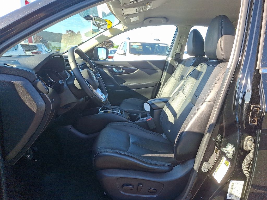 2018 Nissan Rogue Sport SL 14