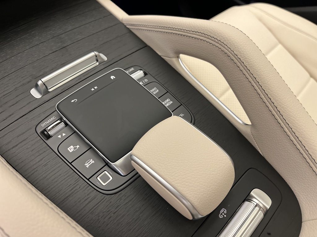 Thumbnail: 2026 Mercedes-Benz GLS - 21
