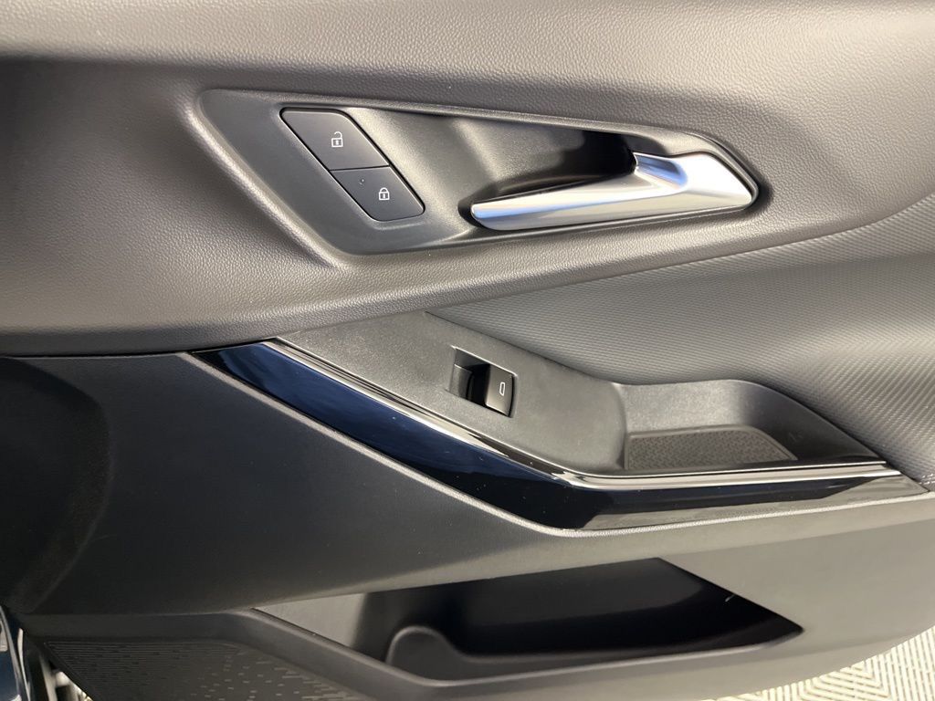 Thumbnail: 2026 Chevrolet Equinox - 17