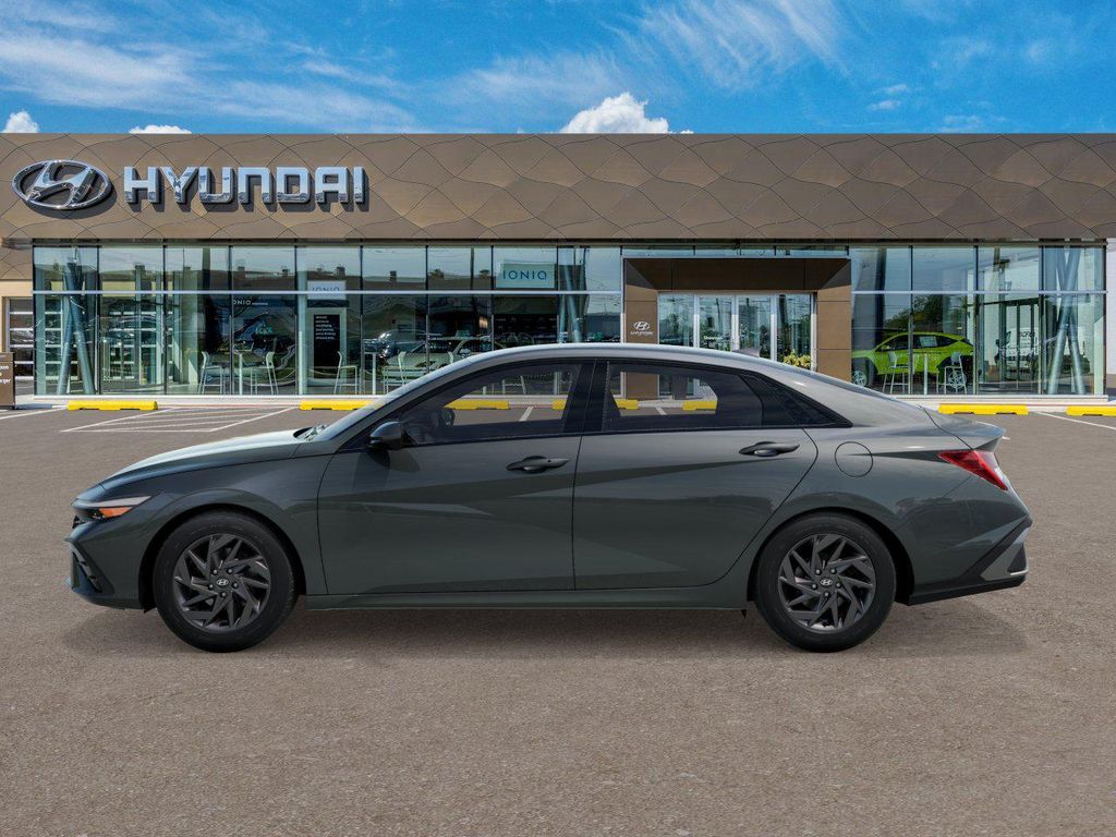 Thumbnail: 2025 Hyundai Elantra - 3