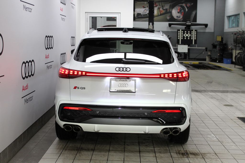 Thumbnail: 2025 Audi SQ5 - 5