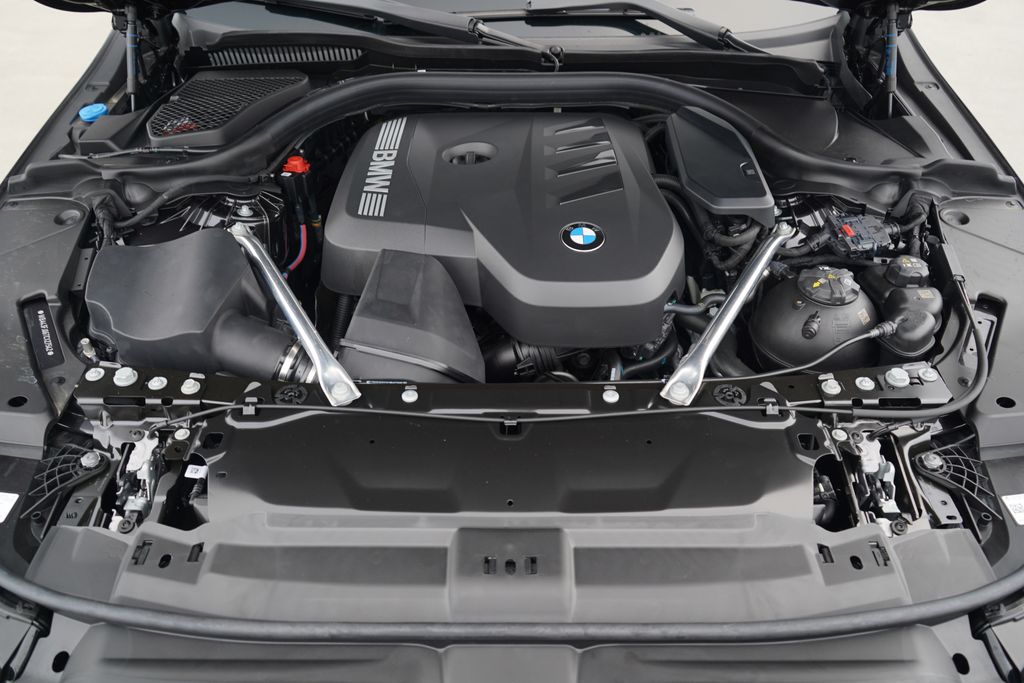 Thumbnail: 2026 BMW 5 Series - 21