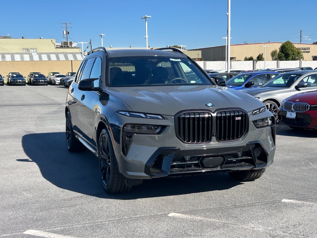 Thumbnail: 2027 BMW X7 - 7