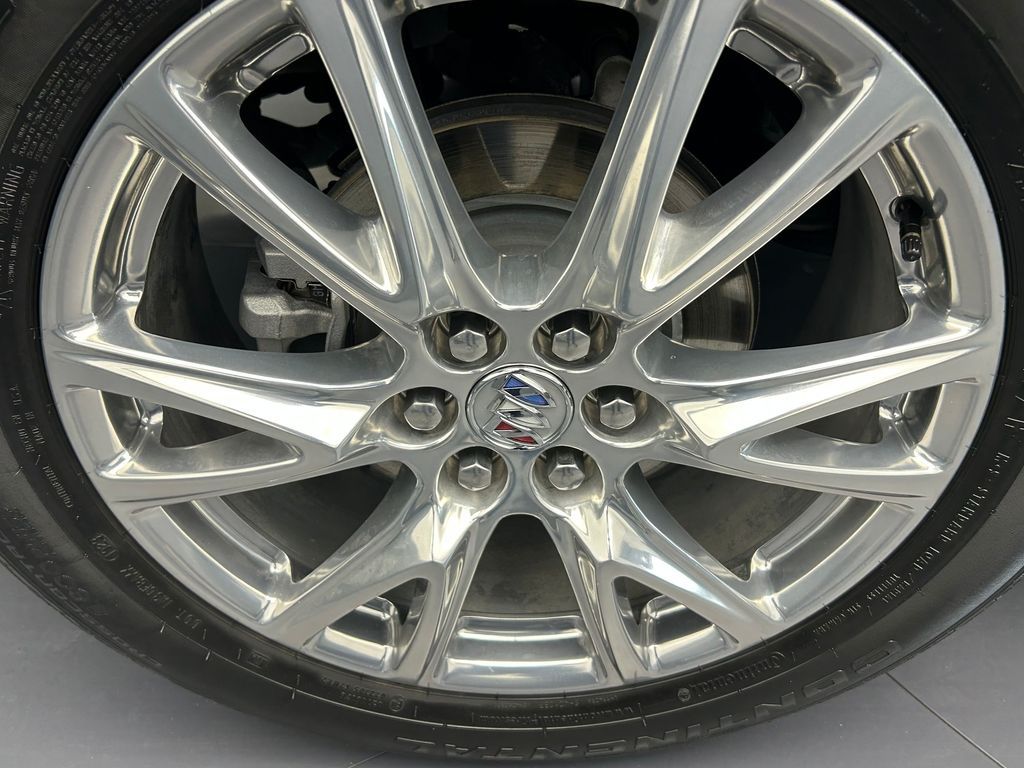 Used 2024 White Frost Tricoat Buick Essence image 45