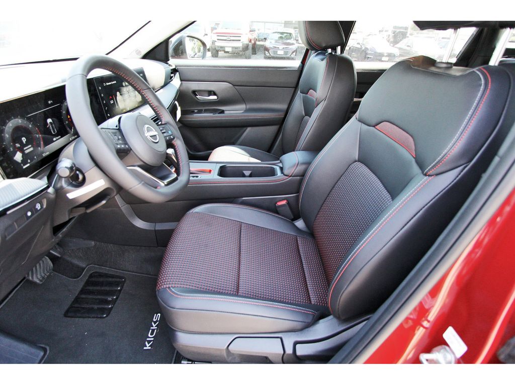 2025 Nissan Kicks SR - 5