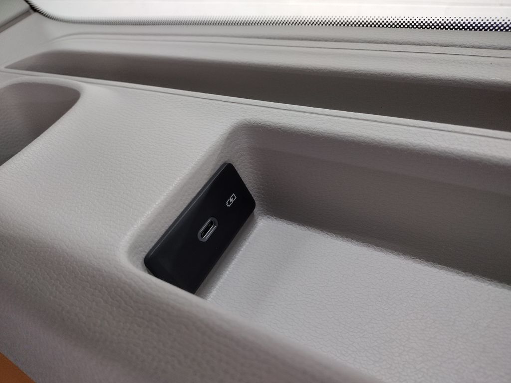 2025 Volkswagen ID. Buzz Pro S Plus