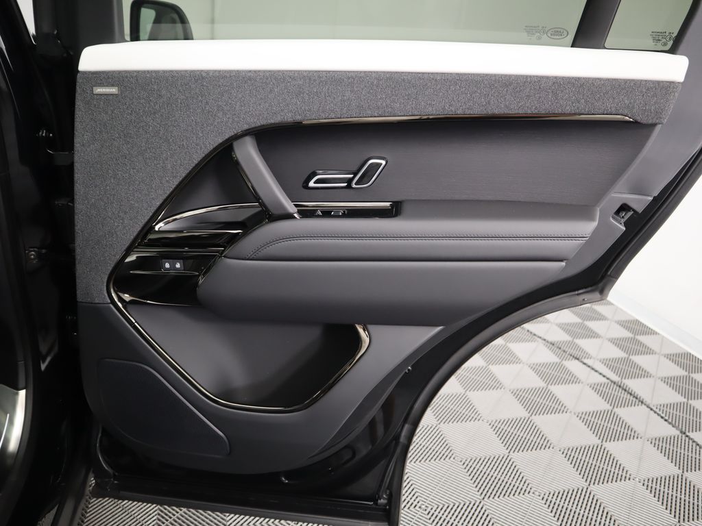 Thumbnail: 2025 Land Rover Range Rover Sport - 28