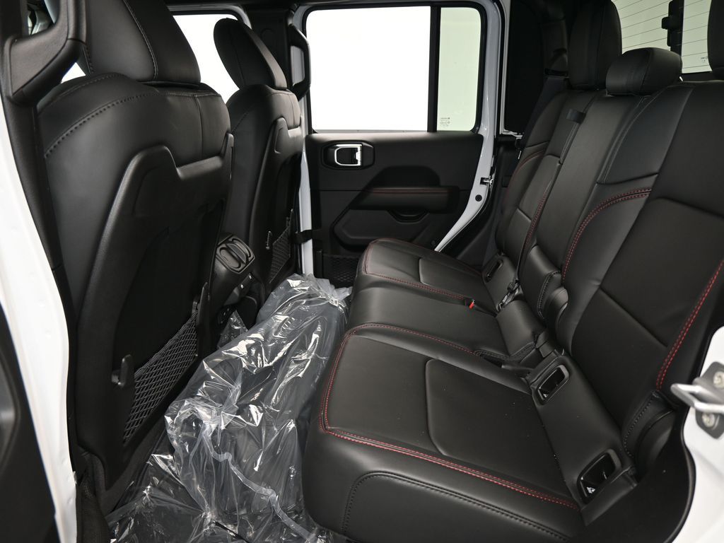 New 2026 Bright White Clearcoat Jeep Rubicon image 31